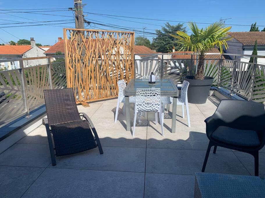 Maison Terrasse Proche Centre Ville Et Ile De Re La Rochelle  Eksteriør bilde