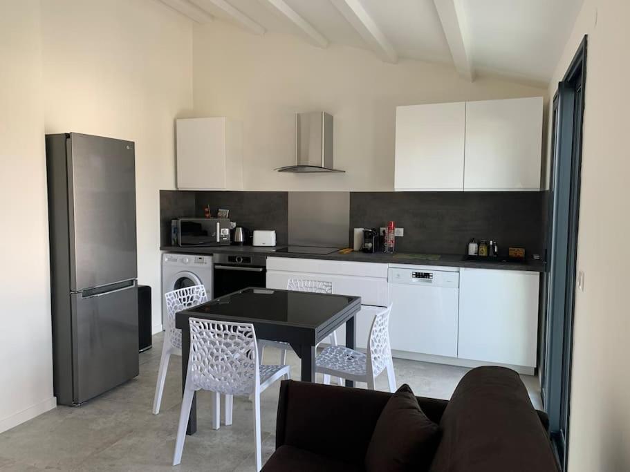 Maison Terrasse Proche Centre Ville Et Ile De Re La Rochelle  Eksteriør bilde