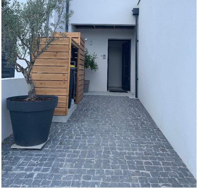 Maison Terrasse Proche Centre Ville Et Ile De Re La Rochelle  Eksteriør bilde
